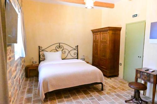 Gallery image of Arapis Rooms & Suites in Áyios Kiprianós
