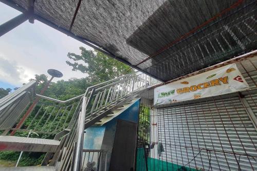 Bohol Transient Lruy near Panglao Beachにあるバルコニーまたはテラス