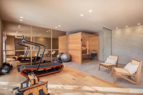 Villa Medici Dalmatia I Five en-suite Bedrooms with Heated Pool, Sauna and Cinema I 1 minute from the Beach