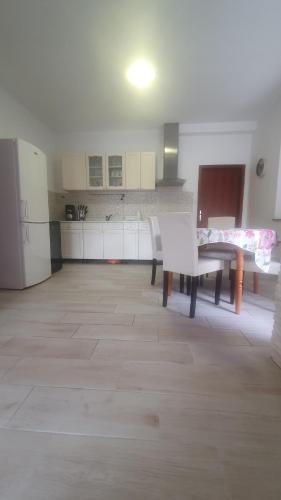 Dapur atau dapur kecil di Apartment Rafael