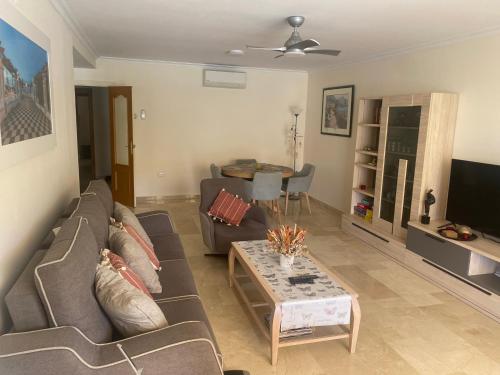 Μια τηλεόραση ή/και κέντρο ψυχαγωγίας στο Apartamento Cal Albir