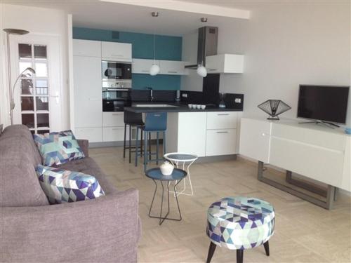 Studio rénové avec terrasse sud et vue mer - FR-1-331-54