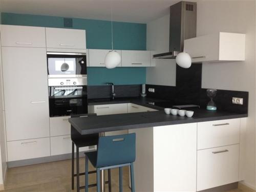 Studio rénové avec terrasse sud et vue mer - FR-1-331-54