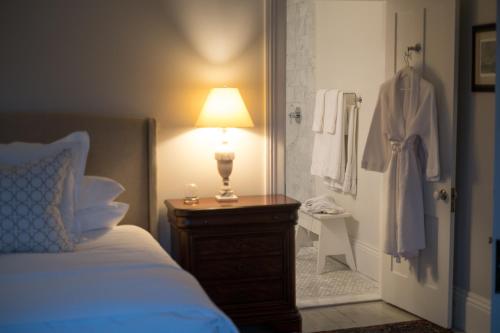 Ένα ή περισσότερα κρεβάτια σε δωμάτιο στο Woodbourne Inn