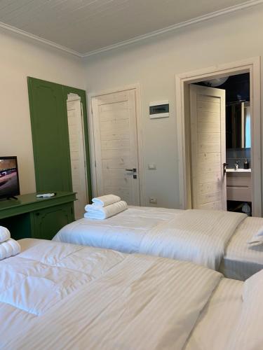 Gambar di galeri bagi “Sarajet” Bed&Breakfast di Këlcyrë