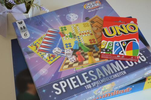 a box of two specialiatesamine with a game on it at Gemütliche Ferienwohnung - Prein an der Rax in Prein an der Rax