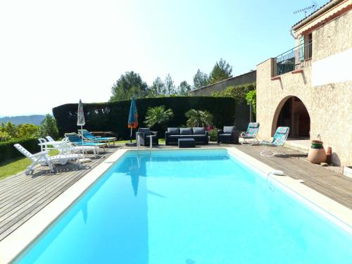 Hồ bơi trong/gần Villa provençale avec piscine, vue exceptionnelle