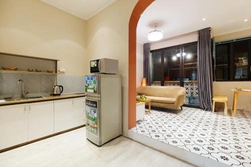 Kuchyň nebo kuchyňský kout v ubytování Private Apartment-2Bdrs-6pax-Old Quarter