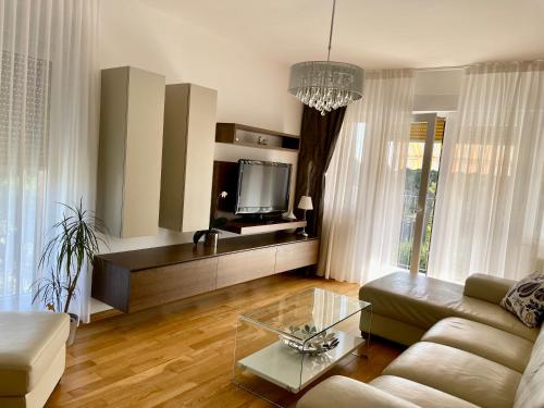 Spacious Modern Apartment Close to the Beach