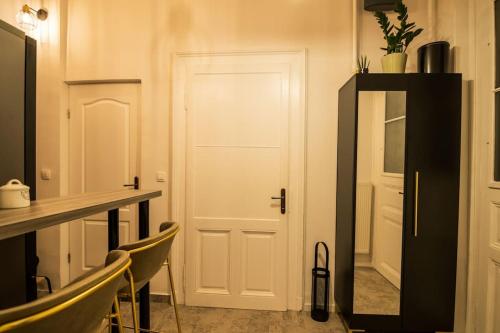 Chillton Apartment