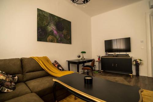 Chillton Apartment