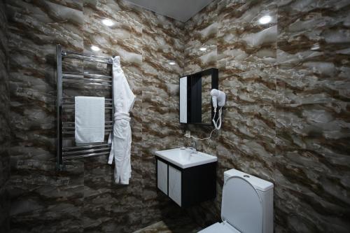 Koupelna v ubytování WHITE HOTEL GYUMRI