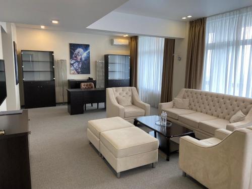 Χώρος καθιστικού στο Hotel Kyiv