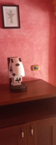 a coffee maker sitting on top of a counter at Alba Marina e Tramonti Etnei in Riposto