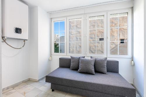 797 Holiday Rentals - Piso para 3 en la Carihuela con piscina