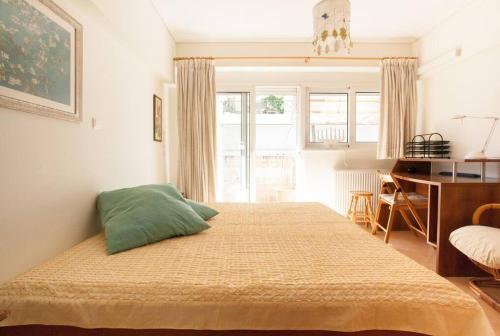 10min walk from ACROPOLIS !!!
