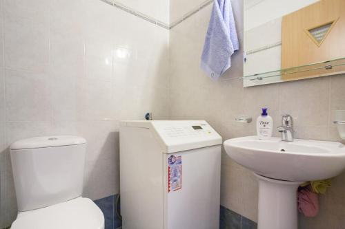 10min walk from ACROPOLIS !!!