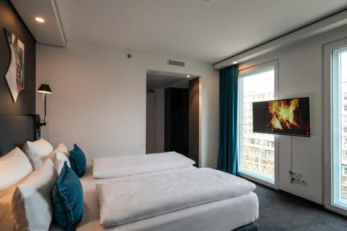 Motel One Berlin-Alexanderplatz Image