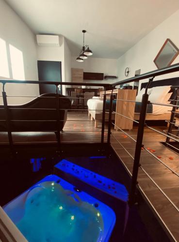Mieuxqualhotel jacuzzi privatif La retro