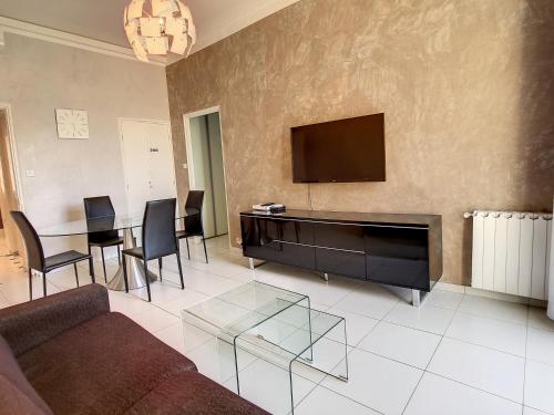 Quality 1 bedroom rue du Canada 5 mins Croisette AC 208