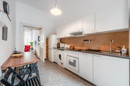 Kuchyň nebo kuchyňský kout v ubytování Eotvos 25 Apartment
