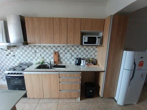 Virtuvė arba virtuvėlė apgyvendinimo įstaigoje Apartamento entero - Ushuaia, Tierra del Fuego