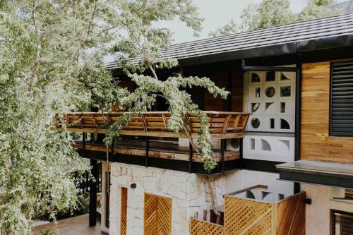 Μπαλκόνι ή βεράντα στο Luxury treehouse Tulum jungle /Casa Danzantes