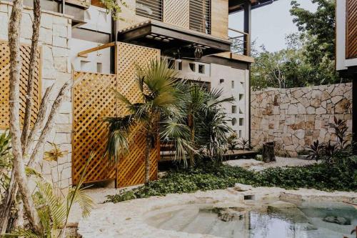 Κήπος έξω από το Luxury treehouse Tulum jungle /Casa Danzantes