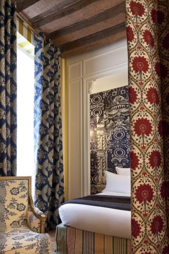 Hôtel du Petit Moulin, Haute Couture hotel by Lacroix photo 27