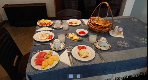 ホテルの敷地内または近くでの食事または食べ物