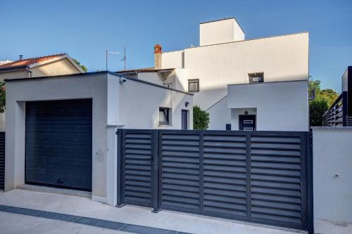 Φωτογραφία από το άλμπουμ του Villa MiEma with Jacuzzi στο Ζαντάρ