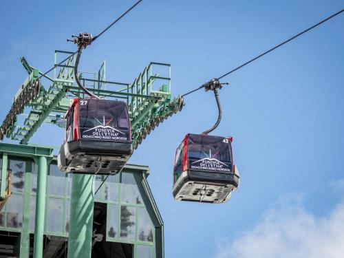 a gondola ride at a roller coaster at Case Gemmellaro - Family in Nicolosi
