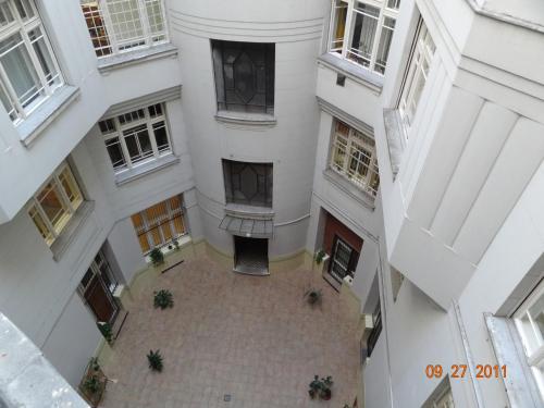 Corso Apartment 1051 Budapest, Erzsébet Square 5. 2nd Floor kép - 3