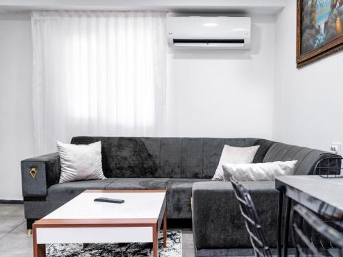 Convenient Flat w Balcony 15 min to Mermerli Beach