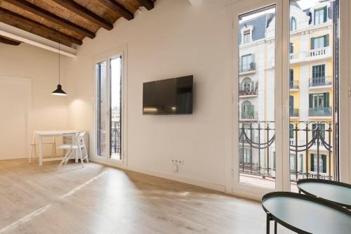 Modern and bright apartment well located in Gracia