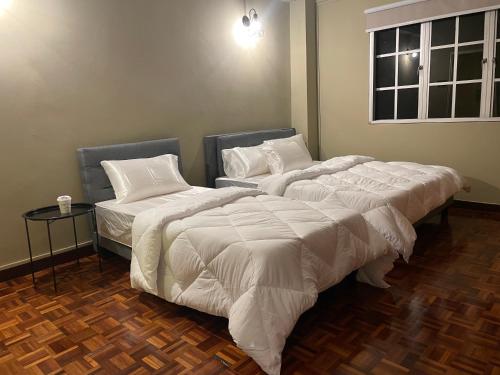 Легло или легла в стая в MENARA MUTIARA KLCC