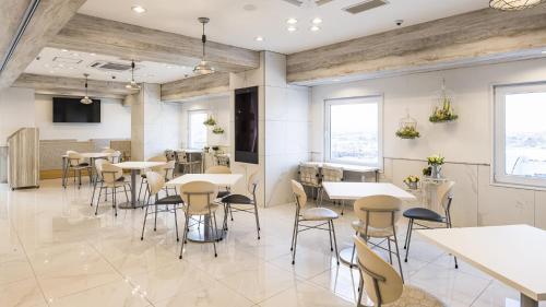 Μια τηλεόραση ή/και κέντρο ψυχαγωγίας στο Toyoko Inn Tsubame Sanjo Ekimae