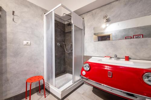 A bathroom at Termini Binario 1&2
