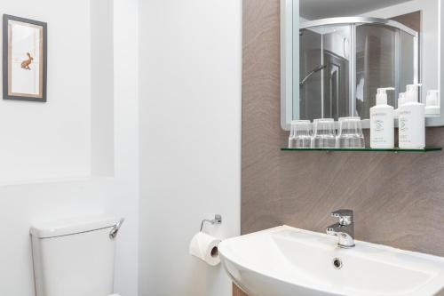 Koupelna v ubytování Caledonian Hotel 'A Bespoke Hotel’
