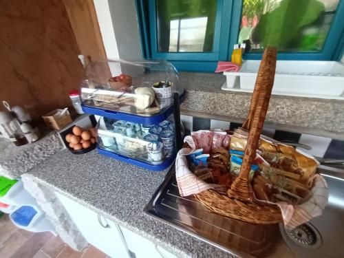 Кухня или мини-кухня в PortoPollo SurfHouse
