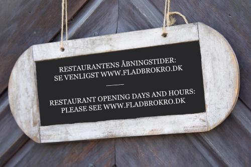 Certifikát, hodnocení, plakát nebo jiný dokument vystavený v ubytování Fladbro Kro