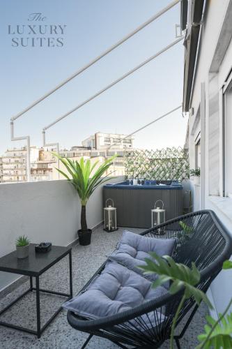 Nephele Jacuzzi Suites, The Luxury Suites