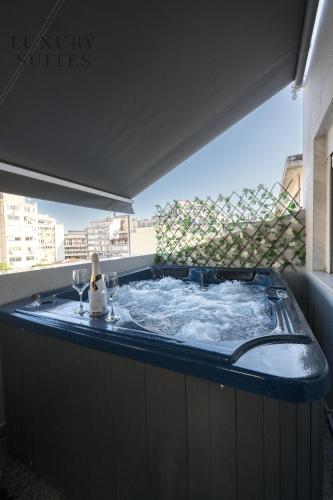 Nephele Jacuzzi Suites, The Luxury Suites