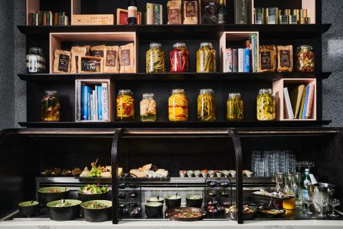 Bebidas en 65 Hotel, Rothschild Tel Aviv - an Atlas Boutique Hotel