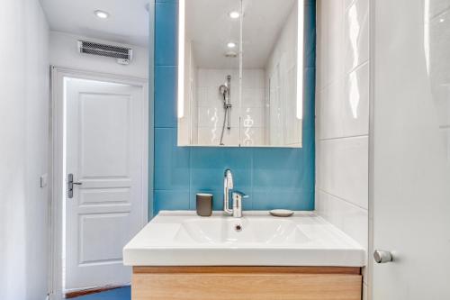 Stunning Apartment 2br + balcony + nice view