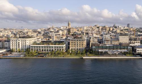 Uma visão geral de Istambul ou uma vista da cidade tirada do hotel