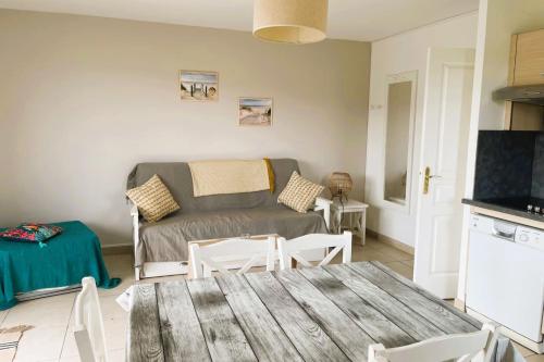 Cozy cocoon with pool in Saint-Arnoult