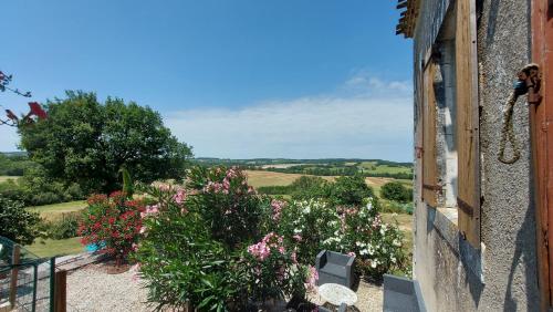 Afbeelding uit fotogalerij van Vine maison 2 bedroom with ensuites in Saint-Julien-dʼEymet