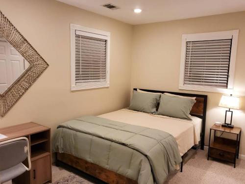 Кровать или кровати в номере Room in House - Majestic Private Room