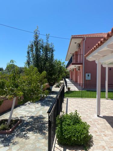 Gallery image of Paradise Studios in Svoronata